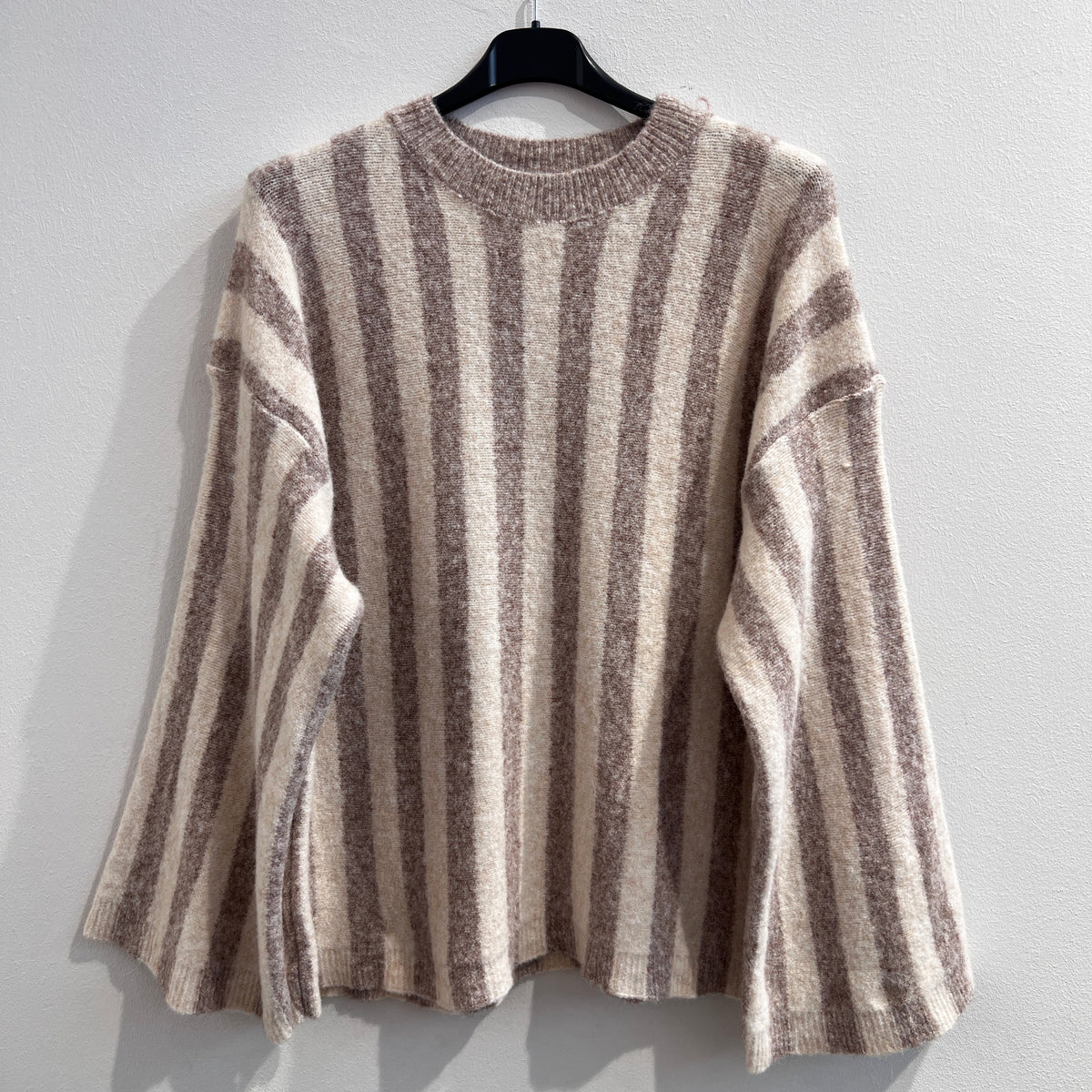 Bee Pullover
