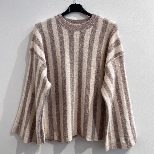 Bee Pullover