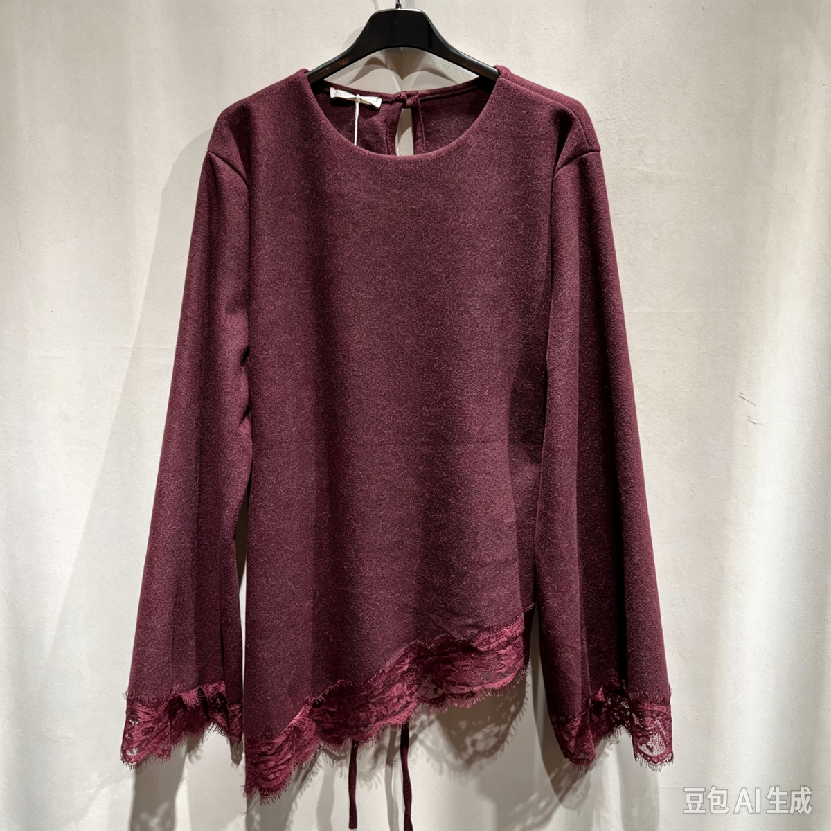 Lace Pullover Luna