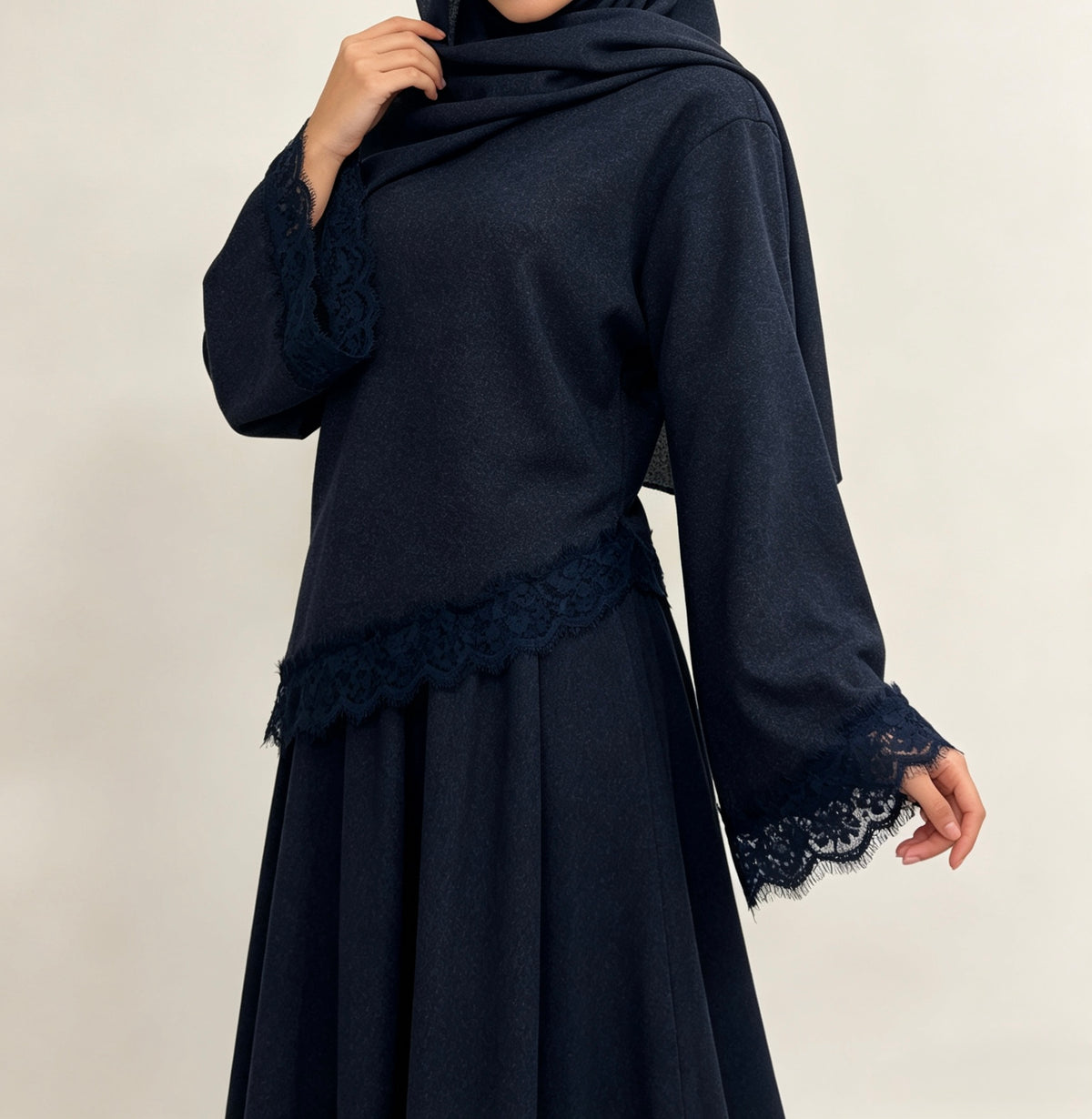 Lace Pullover Luna