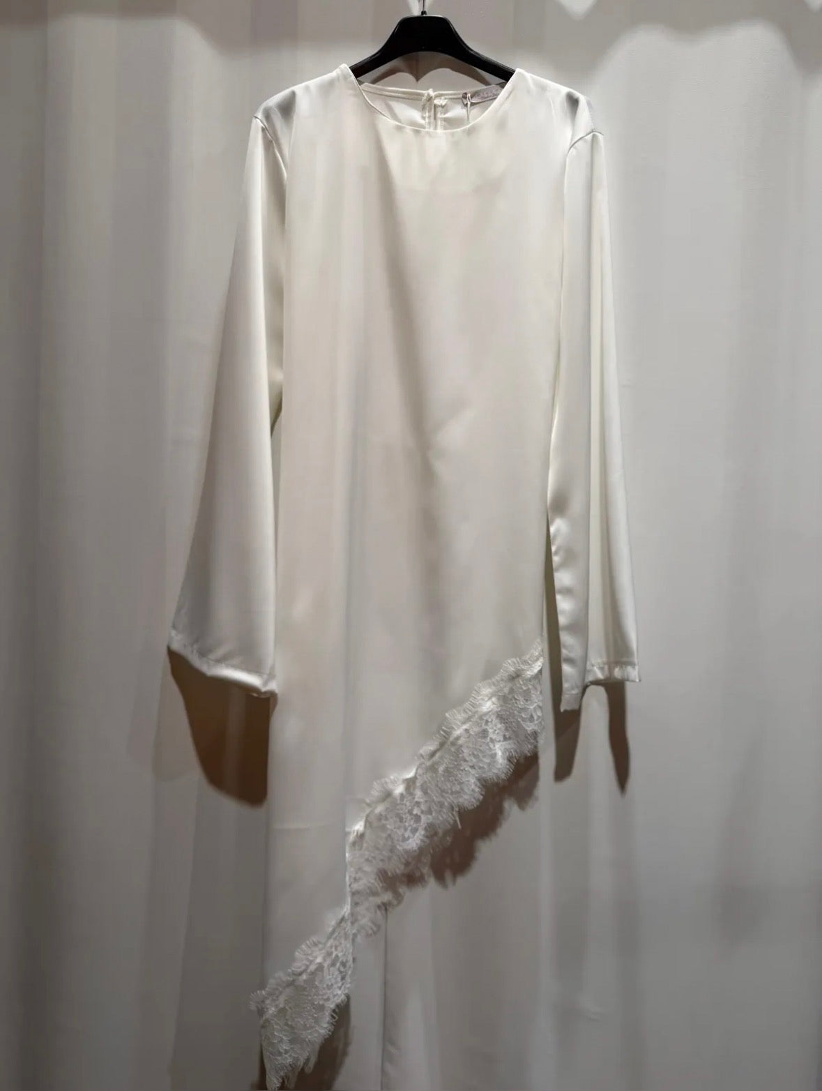 Satin Tunika mit Spitze