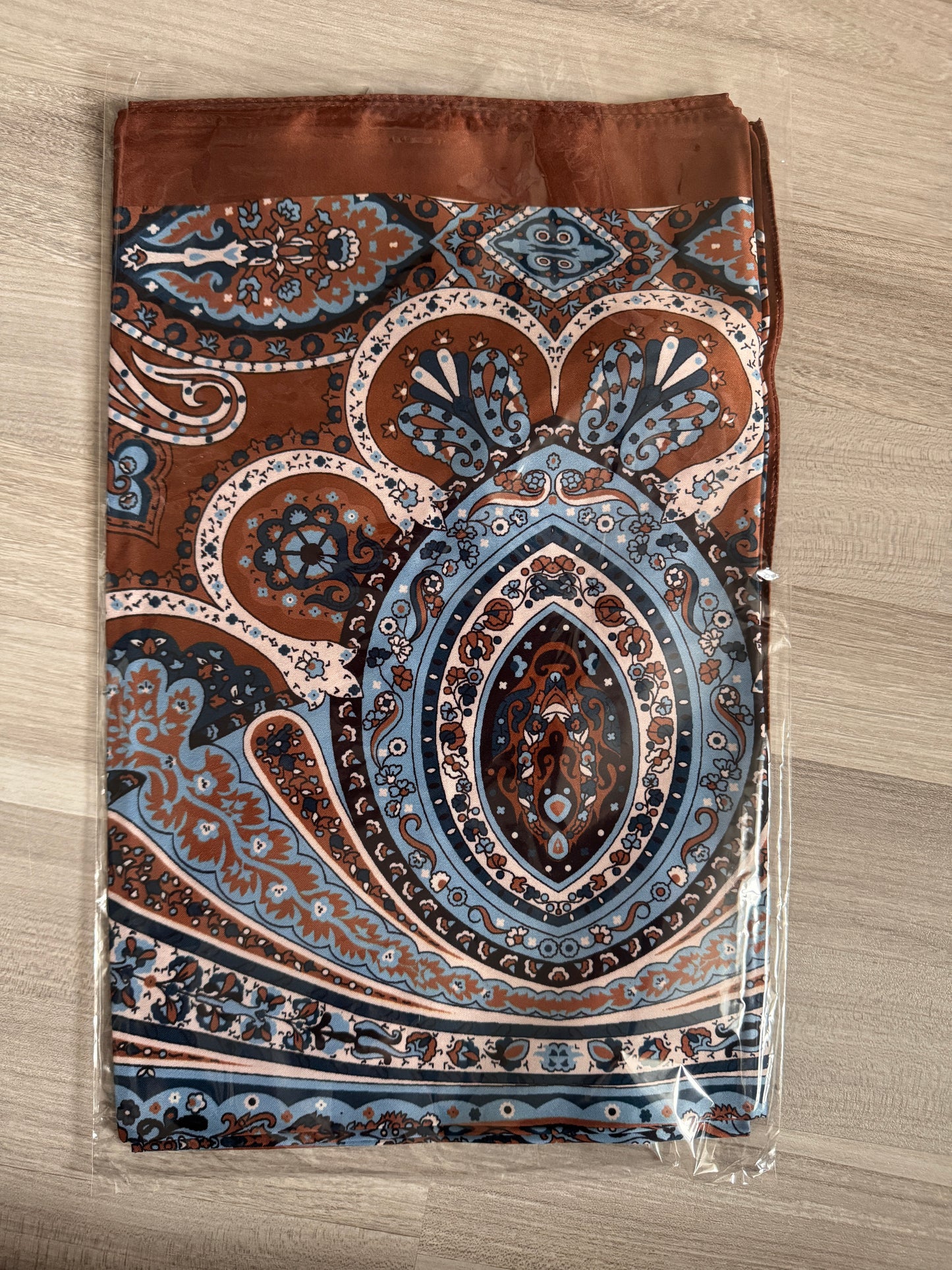 Satin Retro Hijab (Nur wenige verfügbar)