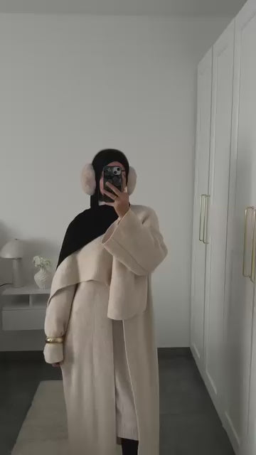 Mantel Liyya